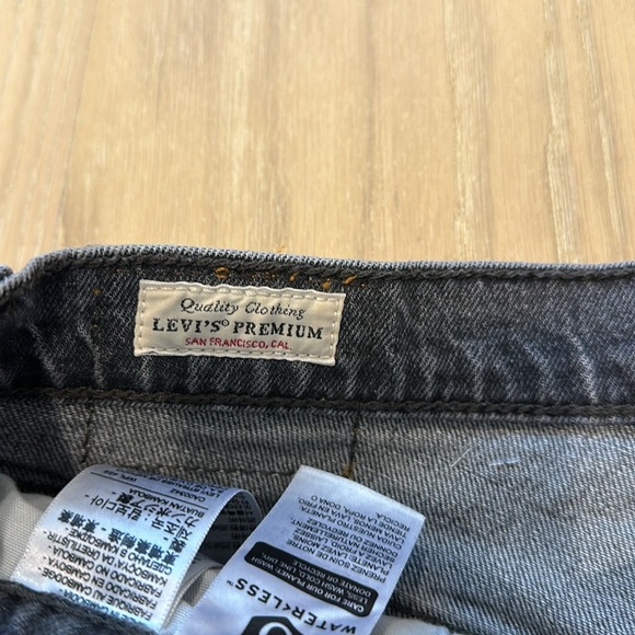 Levi’s 501 Original Black Shorts Women’s Cutoff High Rise Denim Jeans Size 29 - Picture 6 of 12